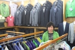 배순이 사장은 우수한 품질의 의류를 착한가격으로 판매할 수 있도록 노력하겠다고 말했다.