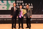 진주시가 지난 17일 서울 한국프레스센터 20층 국제회의실에 열린 ‘2024 글로벌 도시브랜드 대상’ 시상식에서 ‘국가대표 도시 기업가정신 부문’ 대상을 수상했다. /진주시
